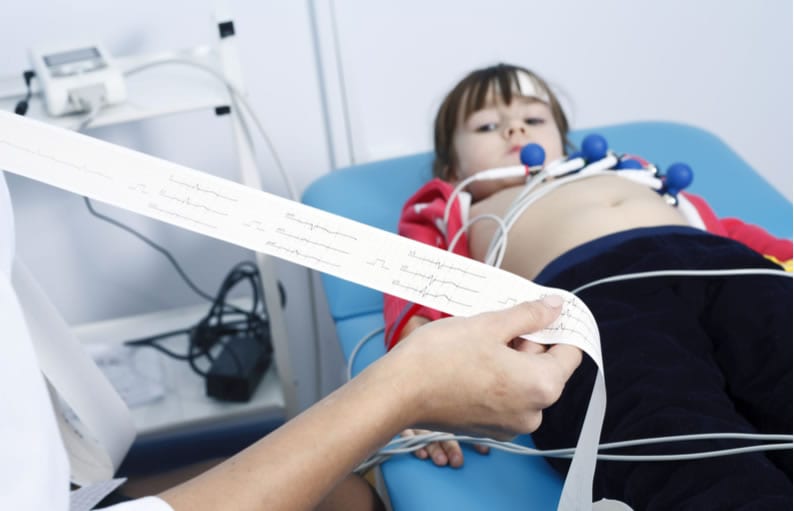 Riscos do eletrocardiograma infantil