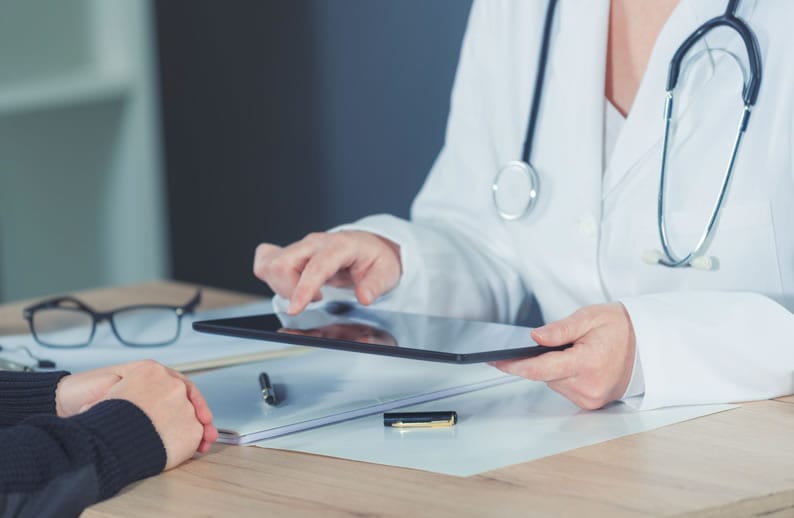 Quais exames complementares ocupacionais podem ser laudados via Telemedicina?