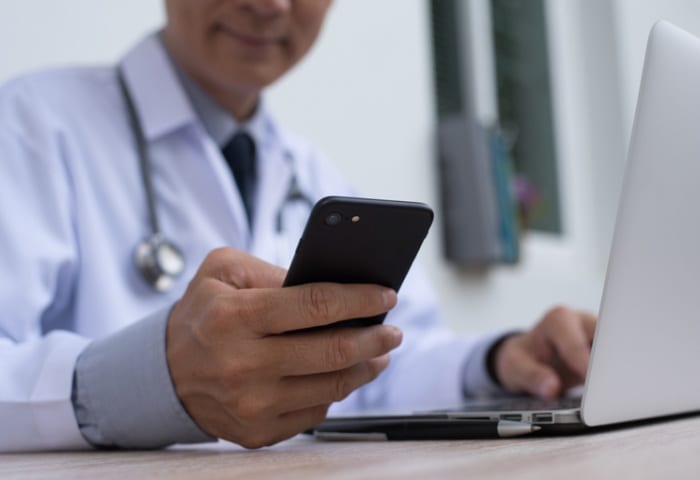 Que tipos de exames de eletroencefalograma são possíveis de serem feitos usando a telemedicina?