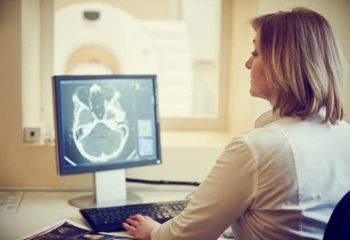 A telemedicina auxiliando na entrega do laudo de tomografia