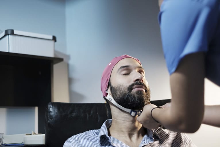 Preparo para o eletroencefalograma com mapeamento cerebral