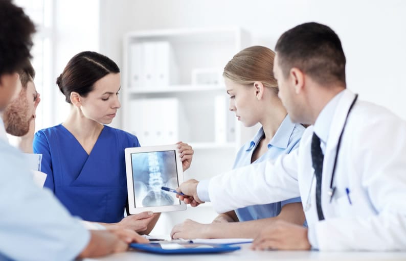Quais são os benefícios de adotar a Telerradiologia na minha clínica?