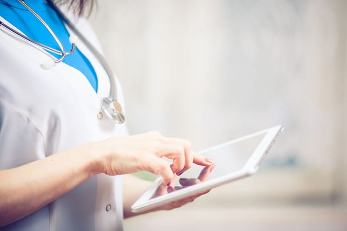 Tecnologia da informação e telecomunicações derivando o Software de Telemedicina