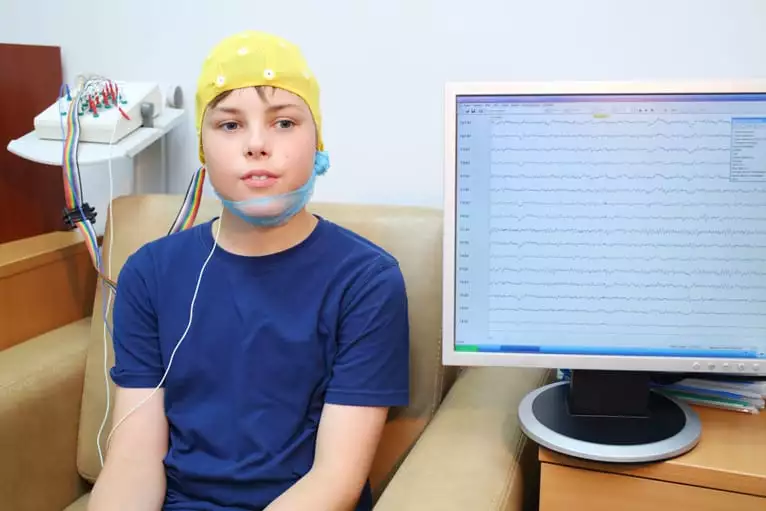 Touca de EEG infantil