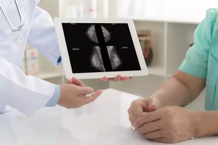 interpretação de mamografia no tablet
