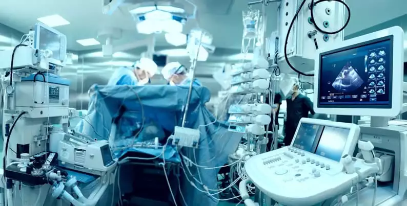 tecnologia na medicina faz criar uma sala de cirurgia robótica