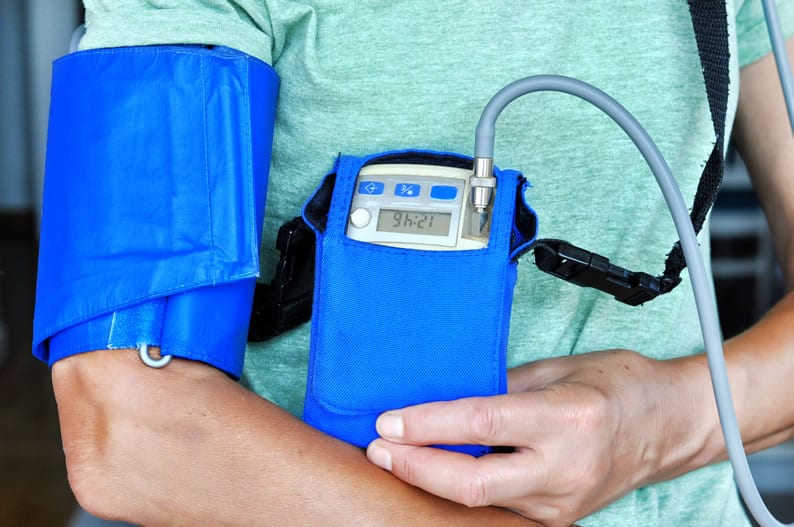 Aluguel vs Comodato de equipamentos médicos