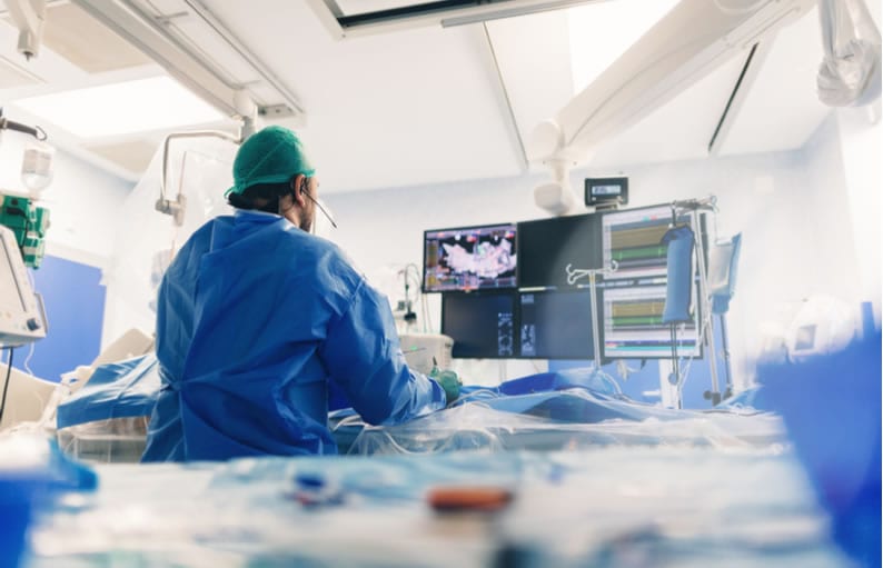 Qual a diferença entre radiologia e radiografia?
