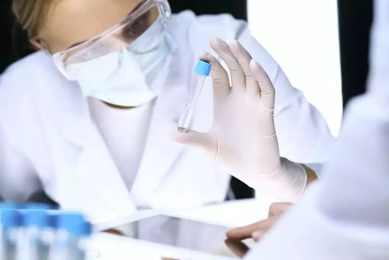 Quais são os tipos de radiações usados pela medicina nuclear?