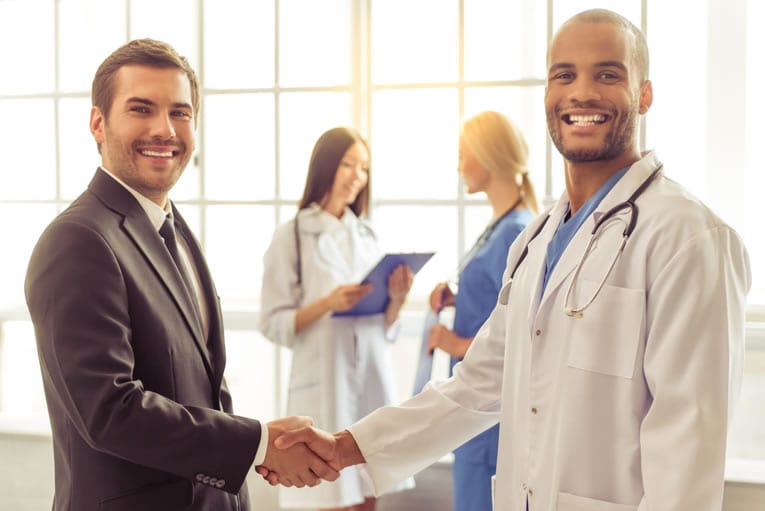 O que é a administração de clínica médica?