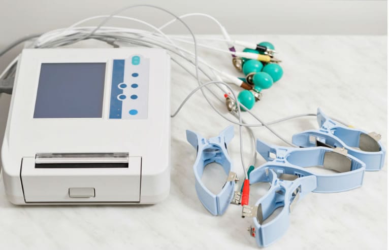 Devo comprar ou contratar em comodato um holter?