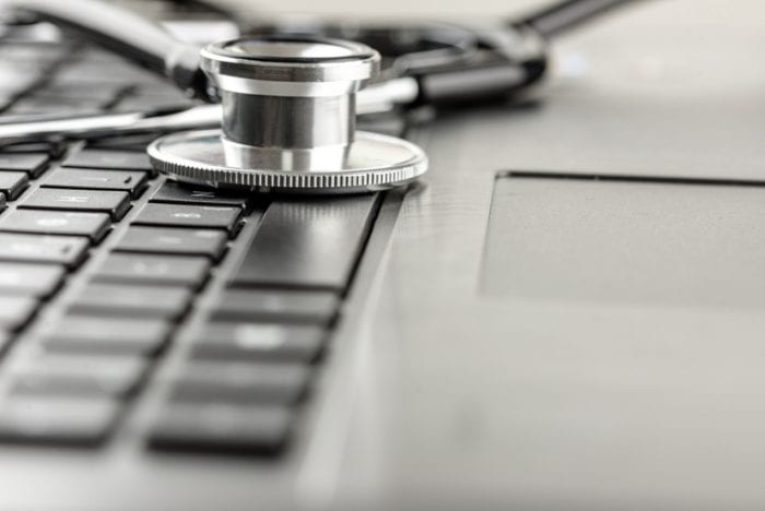 Eletrocardiógrafo com laudo a distância é confiável