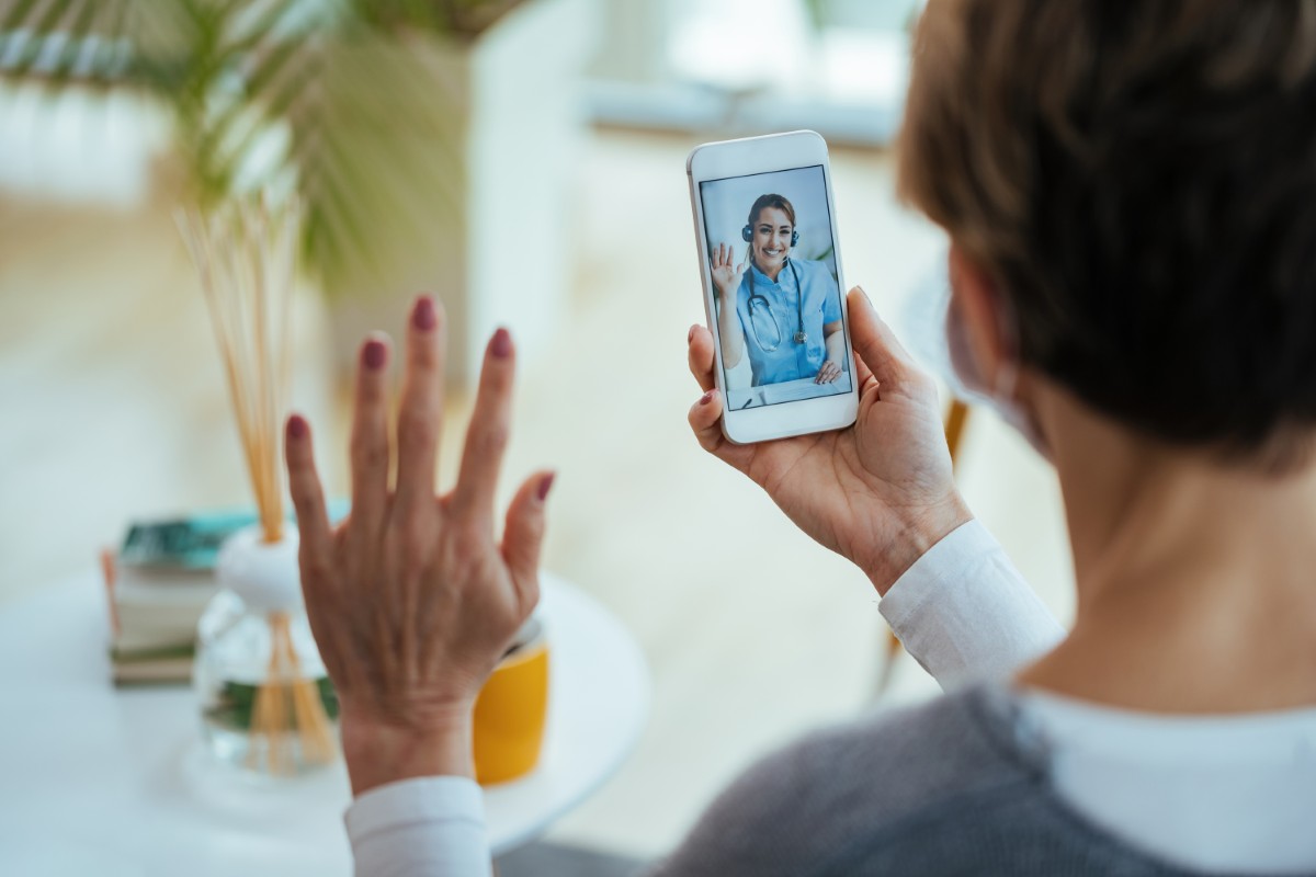 A teleconsulta é realizada dentro de um software de telemedicina Atendimento a distância