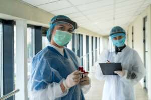 As normas que abordam o tema oferecem orientações indispensáveis de biossegurança Biossegurança na enfermagem