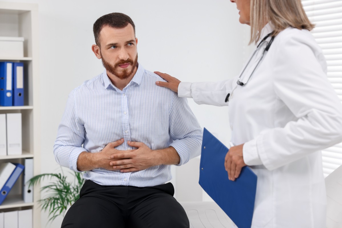 Médico coloproctologista